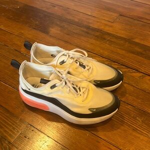 Nike Air Max Dia SE - pale ivory/summit white/bright crimson/black